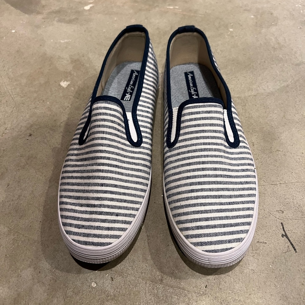 American eagle slip on shoes
